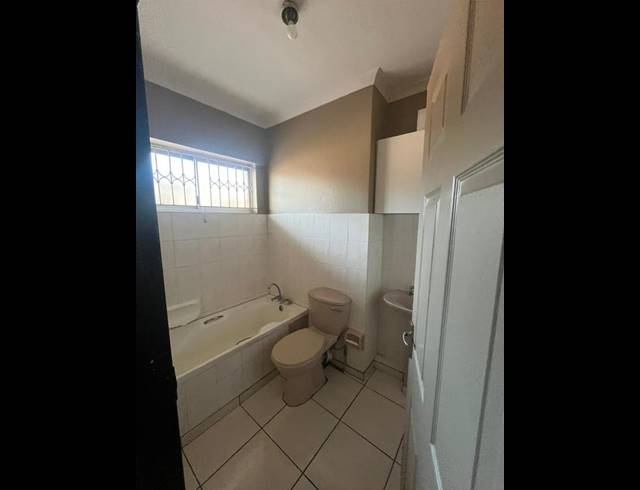 2 BEDROOM PROPERTY TO RENT IN OVERPORT